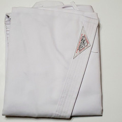 Tiger Claw Student Martial Arts Uniform TC2000 Series Kids Size 000 50 lbs 4′-0″