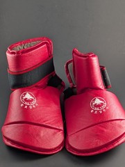 Tae Kwon Do Sparring Set Pine Tree Gear & Yoon’s Academy Bear Brand Uniform Sz 5