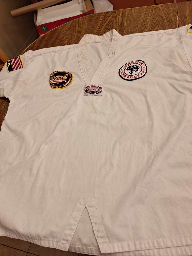 Taekwondo Uniform Top Pullover With Patches Size 4 Adult White