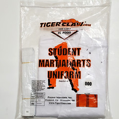 Tiger Claw Student Martial Arts Uniform TC2000 Series Kids Size 000 50 lbs 4′-0″