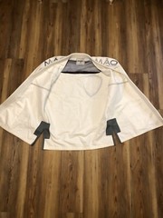 Mão Fightwear A3 Equilibrio Brazilian Jiu Jitsu Kimono A3 Top White