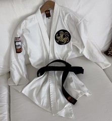 KI INTERNATIONAL WHITE HEAVY COTTON KARATE UNIFORM SIZE 5~PRE-OWNED~WORE IT ONCE