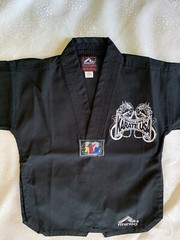 NEW KIDS KARATE TAEKWONDO UNIFORM, BLACK, BOYS GIRLS, SIZE 0000 / 110cm