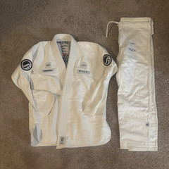RVCA x Shoyoroll Bedwin & The Heartbreakers Jiu-Jitsu Gi White A0F