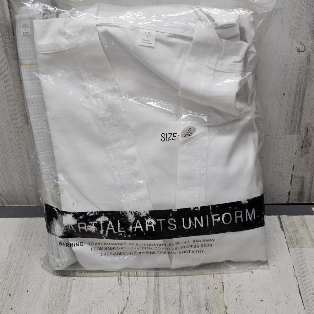 Material Art Uniform Ladies Size 6/200 cm top and bottom and belt