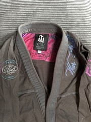 War Tribe Women’s BJJ Gi Size W2 Charcoal Grey Teal/Magenta with White Belt A2