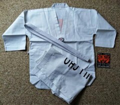 Size 4 Costume UTC Martial Arts Karate United TaeKwonDo Center Uniform White