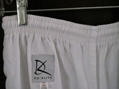 KD Elite Cotton/Poly White Martial Arts Uniform for Karate/Taekwondo 4/180