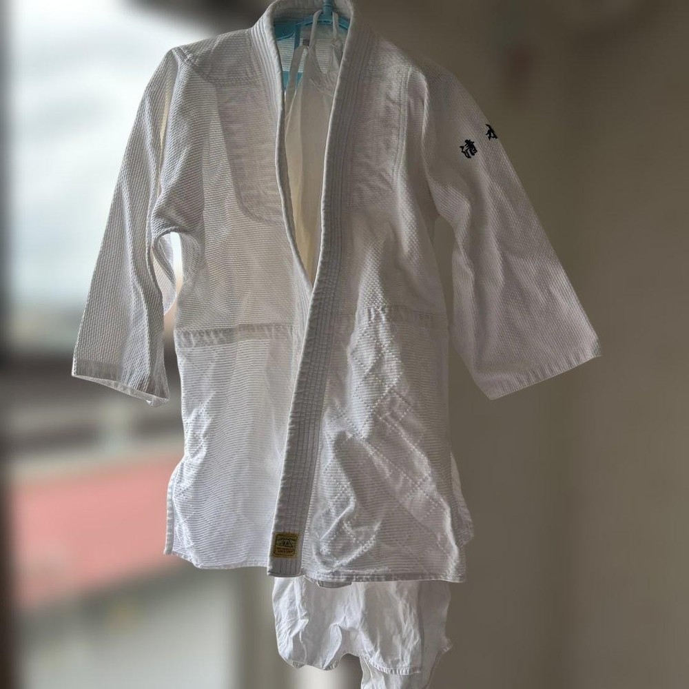 Japanese Judo Gi Uniform Tokyo Top And Bottom Set White Size 4