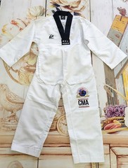 Dynamic Taekwondo Uniform Set Size 0/140 w/4 Belts 2 Headbands CMA TKD
