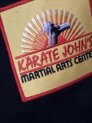 Karate Uniform Kids Youth Size 00 Black Belt Small Logo Advertise Patches
