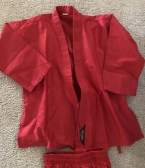 NEW Tiger Claw 7.5 Oz Student Karate/Martial Arts Uniform Red Size 0