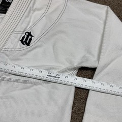 War Tribe Rival Jacket Jiu Jitsu Women’s Size W2 White BJJ Martial Arts Uniform