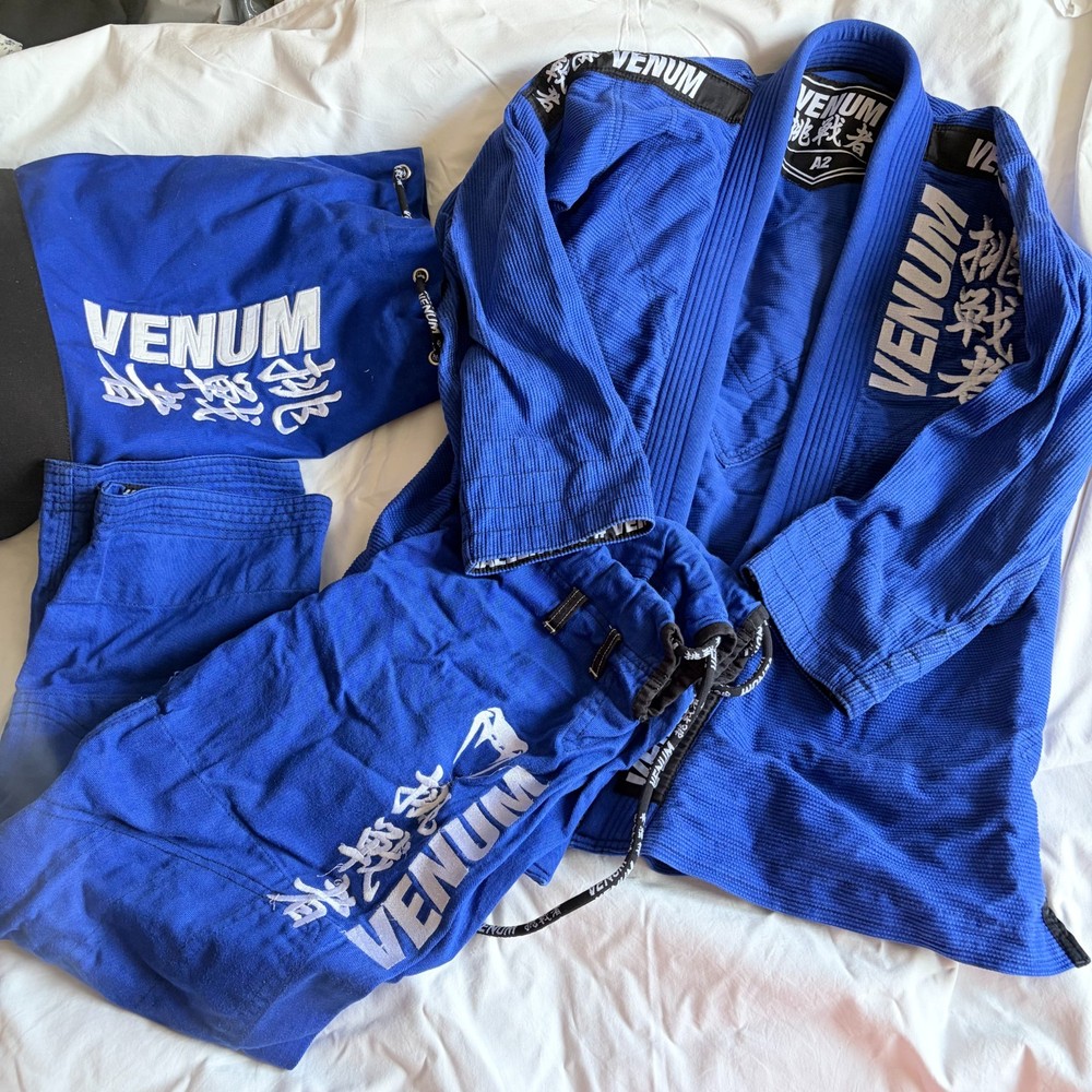 EUC Royal Blue Venum Challenger BJJ Gi Jiu Jitsu Uniform & Bag (Size A2)