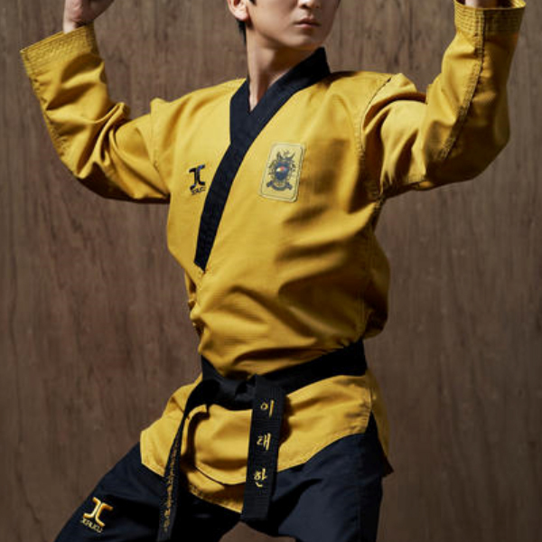JCALICU POOMSAE Master/High Dan Gold WTF Poomsae Uniform