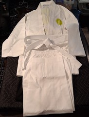 Macho Martial Arts Black Gi size 4/180 NEW