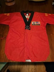 Vision Taekwondo Ultimate Blackbelt Club Red Uniform V Neck Top Size 00/130