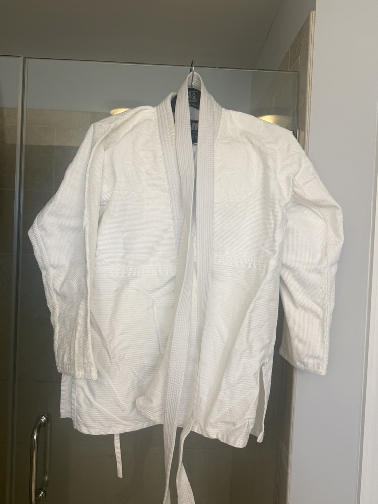 Fuji Men’s Single-Weave Judo Gi, Size 4