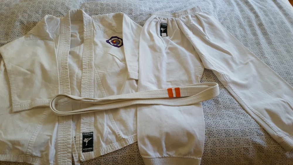 Martial Arts Uniform Tokon „Fighting Spirit” youth or Unisex size 2 + belts!