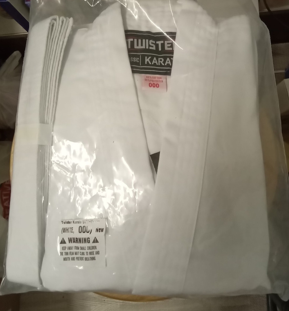 twister classic karate gi/ uniform size 000, white