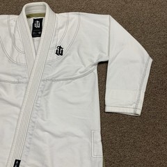 War Tribe Rival Jacket Jiu Jitsu Women’s Size W2 White BJJ Martial Arts Uniform