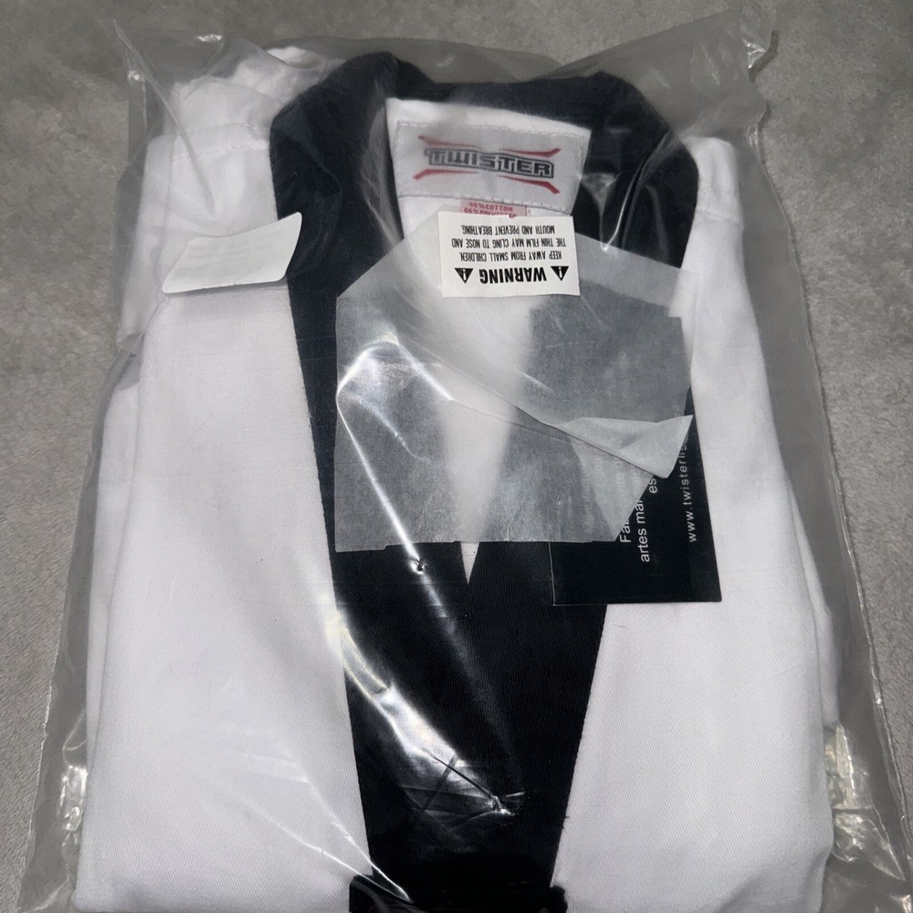 Twister Fightwear. Size 5 Cotton Blend Taekwondo