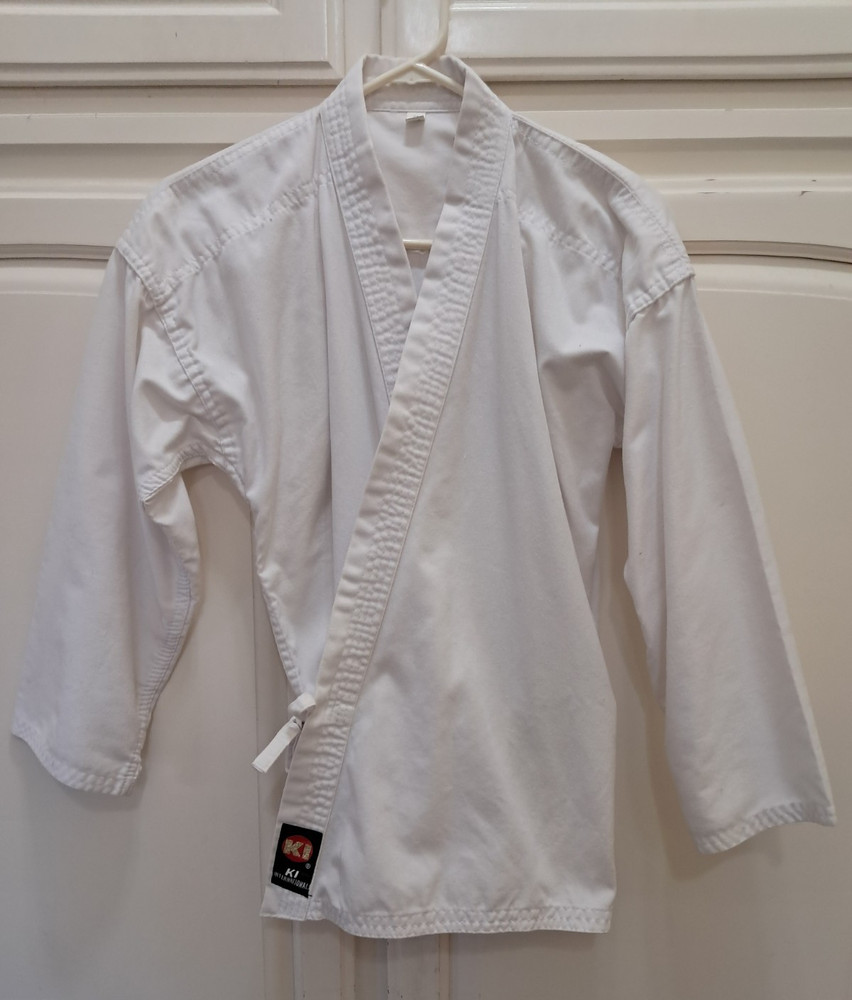 Ki International – Martial Arts Karate Jiu-Jitsu White Gi – Size 2/150