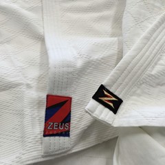 New Jiu Jitsu BJJ Mid Weight Preshrunk Uniform Gi Zeus White Belt Included Kids