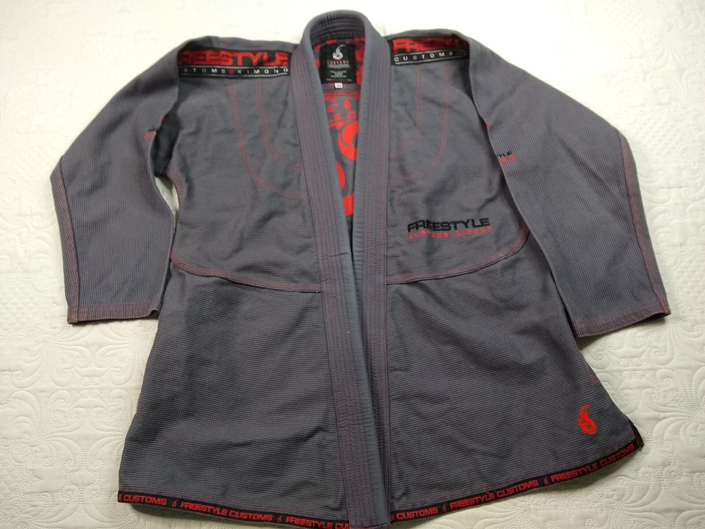 Freestyle Customs Kimono Martial Arts Gear Signature Series Men’s A2 No Belt EUC