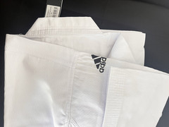 ADIDAS ADI-CHAMP III TAEKWONDO UNIFORM WITH WHITE V-NECK. Size 190