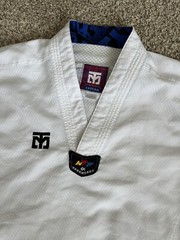 MOOTO EXTERA S5 Taekwondo Uniform (with Black V NECK) WTF Dobok Size 140 (0)