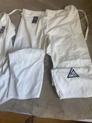 Gracie Jiu-Jitsu Official Gi 100% Cotton White Adult Unisex 4/170 Gi and pants