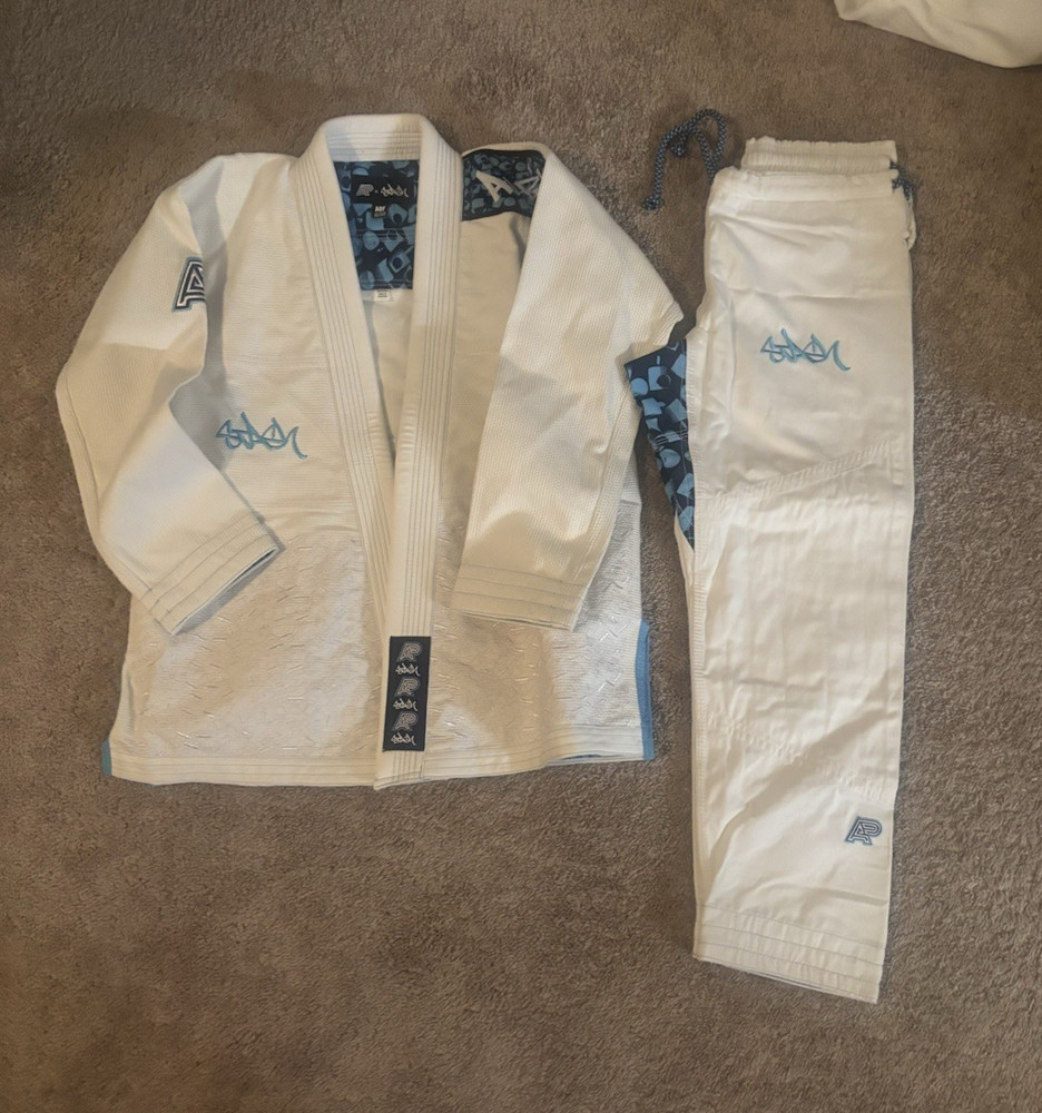 Albino & Preto A&P A0 BJJ Jiu-Jitsu Gi Uniform Set White/Blue Trim