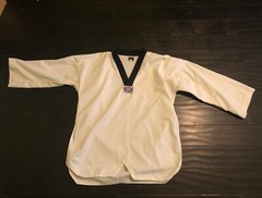 Martial Arts Taekwondo/Karate Uniform Kids Adults Unisex White Size 5/6 NO logo